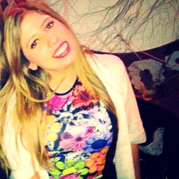 Meet your Posher, Michelle - Picture 3 of 5